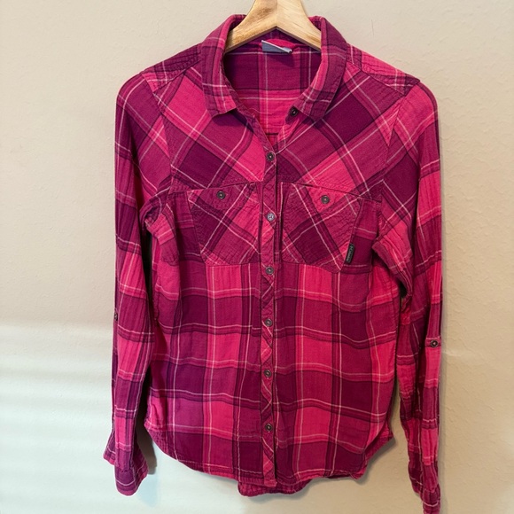 Columbia Tops - Columbia shirt Women Medium Pink Plaid Button Up Long Sleeve Button Down Cotton